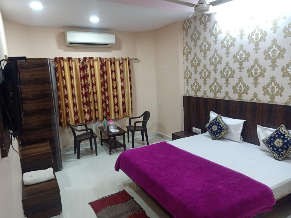 Laxmi Mahal Hotel