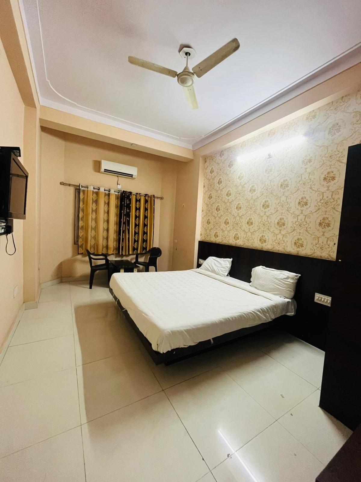 Hotel Laxmi Mahal 3*